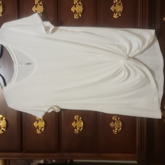 White T-Shirt With Knot - Picture 1 of 5